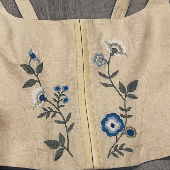 Reformation Juliet Linen Top in Parmesan - Picture 10 of 11